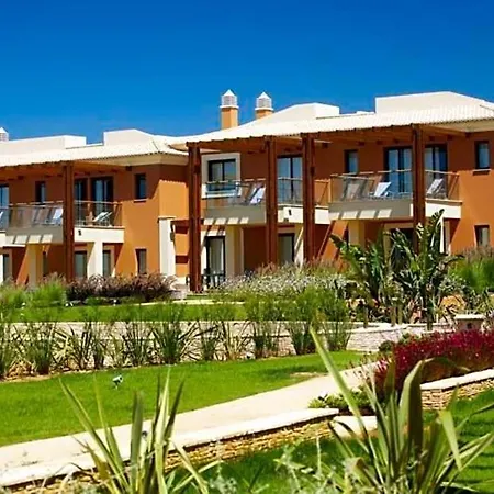 Carvoeiro Sleeps 4 With Air Con And Wifi